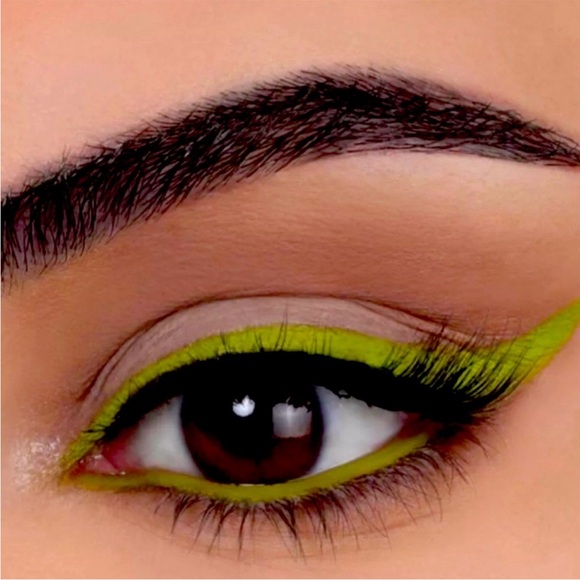 Jeffree Star Cosmetics Money Counter Eyeliner - Picture 2 of 4